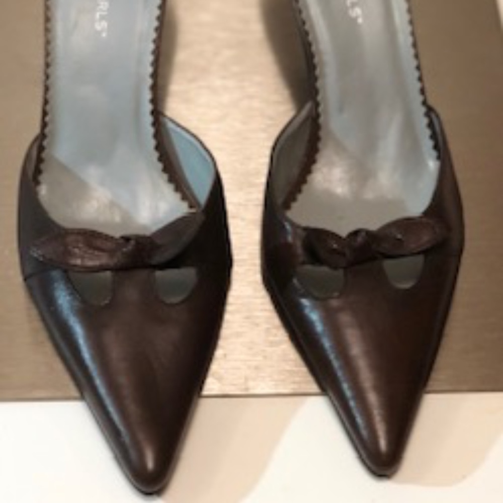 BCBG CHOCOLATE KITTEN HEEL SLIP ON MULES